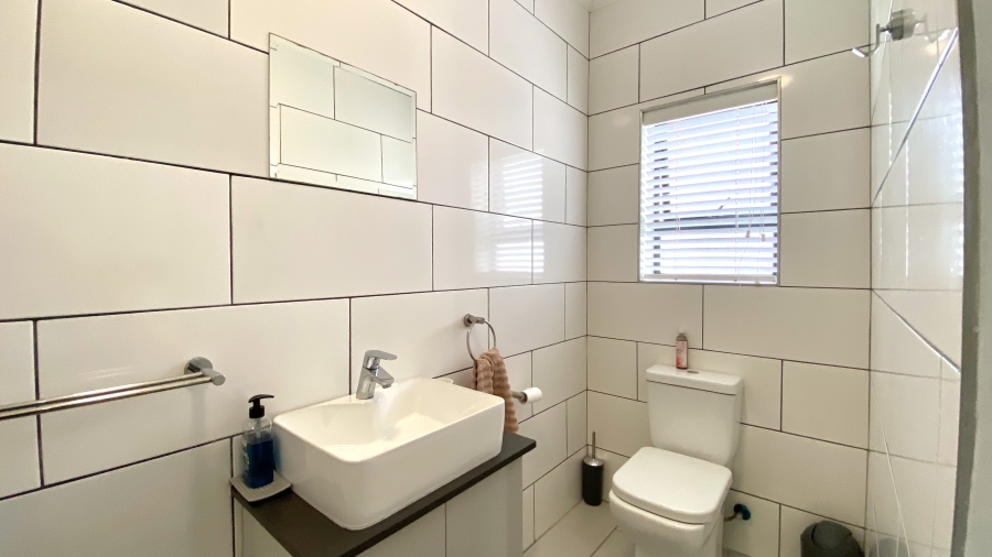 4 Bedroom Property for Sale in Dwarskersbos Western Cape